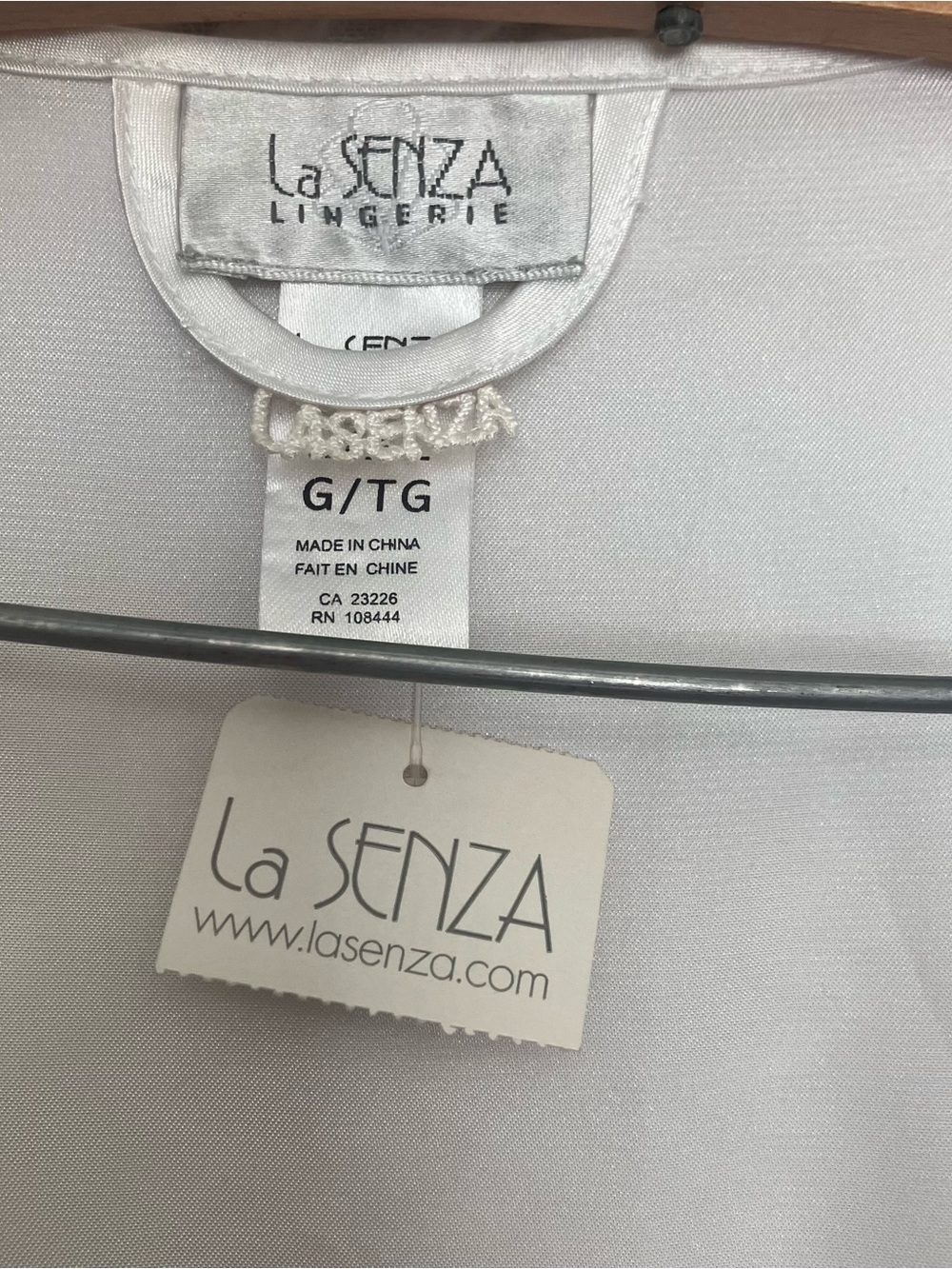 NWT La Senza Silver Satin Kimono Robe Self-Tie Belt Women’s L/XL - Picture 14 of 14